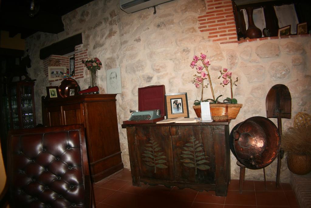 Hospederia Jaramillo Hostal Penaranda de Duero Exterior foto